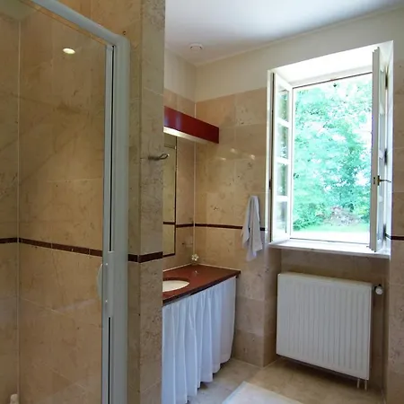 Vintage Mansion In With Swimming Pool Prázdninový dům
