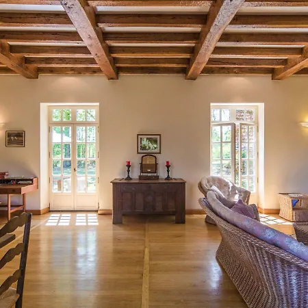 Prázdninový dům Vintage Mansion In With Swimming Pool